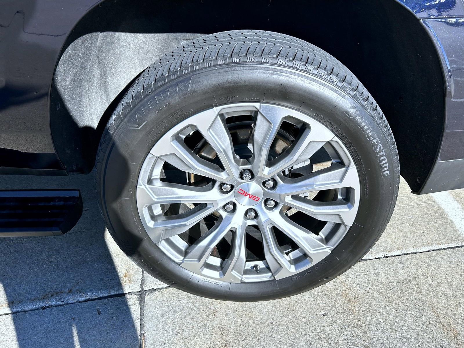 Used 2022 GMC Yukon XL Denali image 24