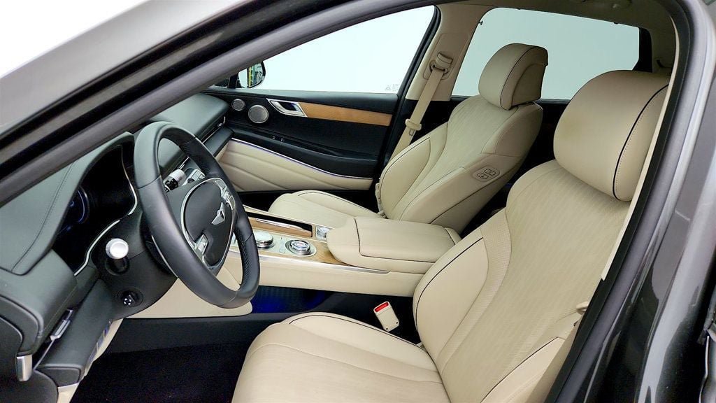 Used 2024 Genesis GV80 2.5T w/ Advanced Package AWD/4WD image 13