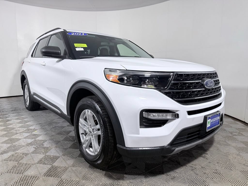 Used 2021 Ford Explorer XLT w/ Equipment Group 202A AWD/4WD image 9