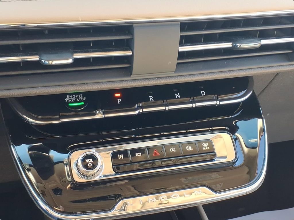 Certified 2023 Lincoln Corsair Reserve image 24