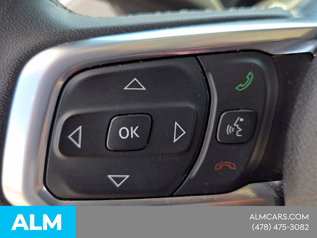 Used 2025 Jeep Wrangler Unlimited Sahara AWD/4WD image 24