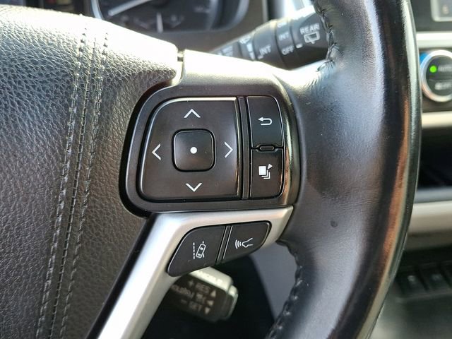 Used 2019 Toyota Highlander XLE AWD/4WD image 24