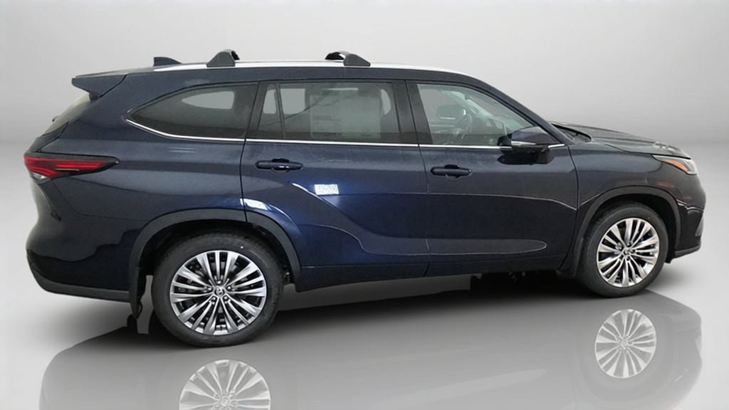 New 2026 Toyota Highlander Platinum AWD/4WD image 9