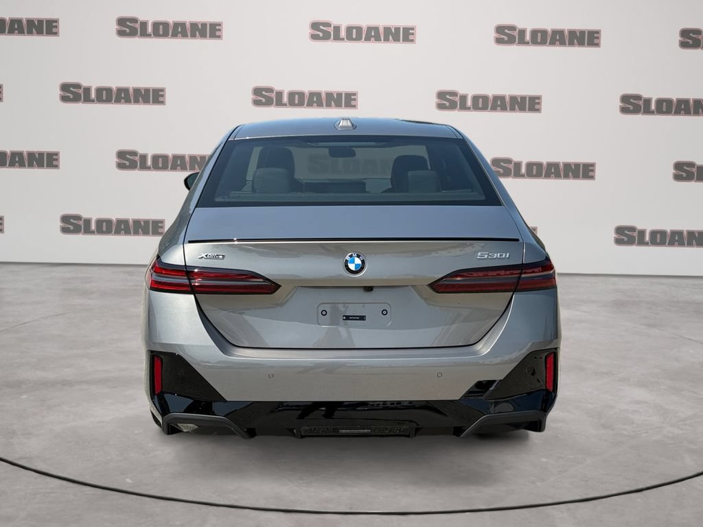 New 2027 BMW 530i xDrive w/ M Sport Package AWD/4WD image 4