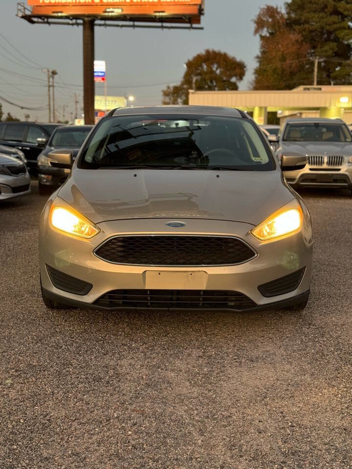 Used 2015 Ford Focus SE image 4
