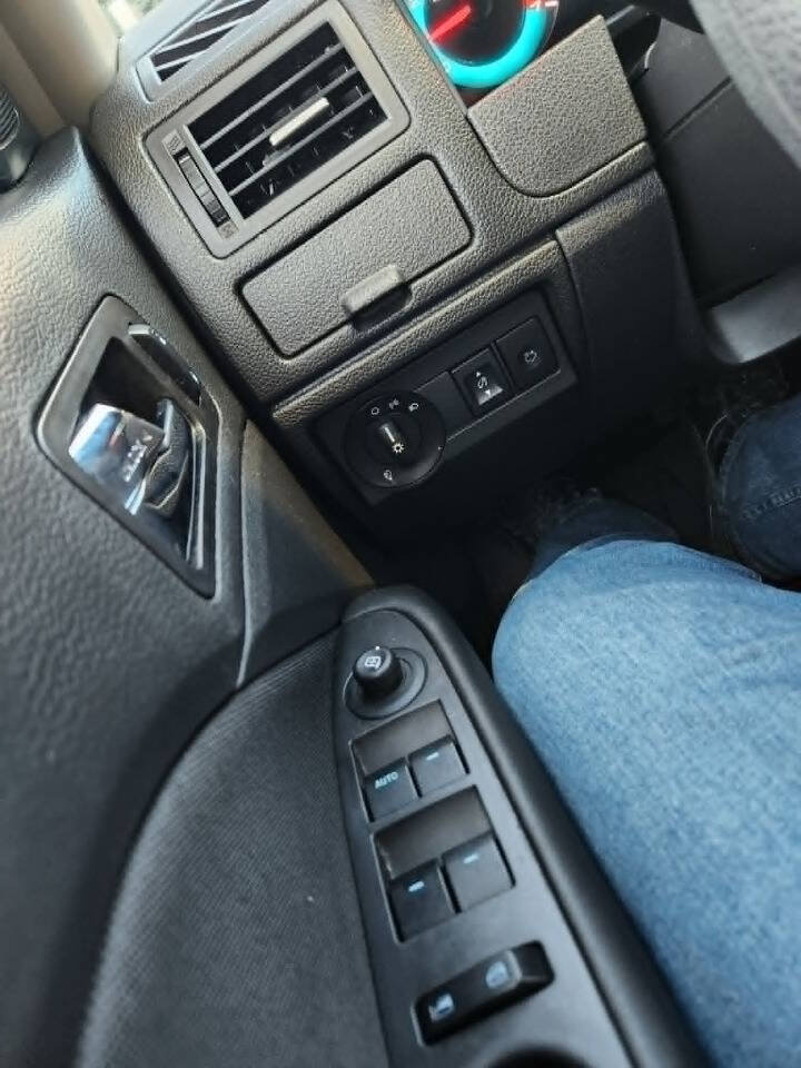 Used 2010 Ford Fusion SE FWD image 19