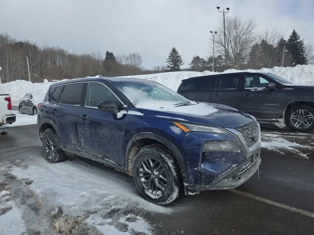 Used 2023 Nissan Rogue S image 3