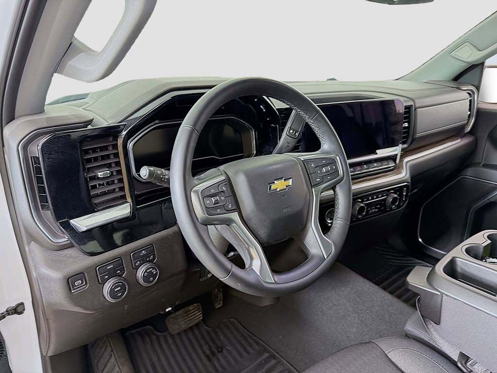 Used 2024 Chevrolet Silverado 1500 LT image 16