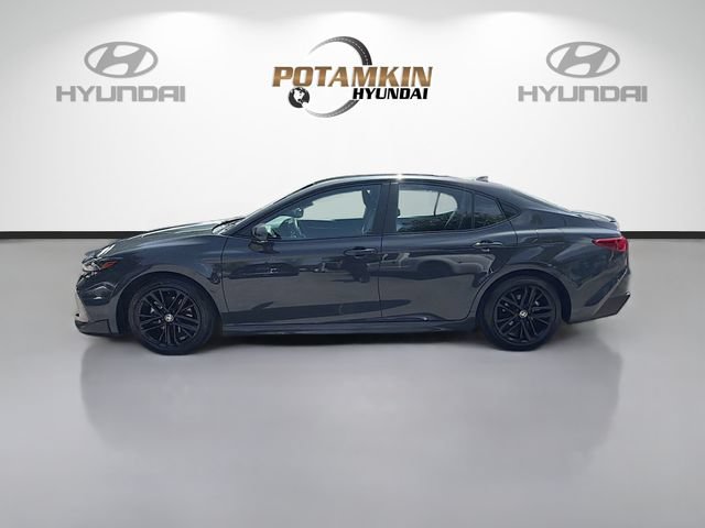 Used 2025 Toyota Camry SE FWD image 8