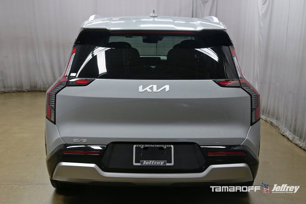 New 2026 Kia EV9 Land image 16