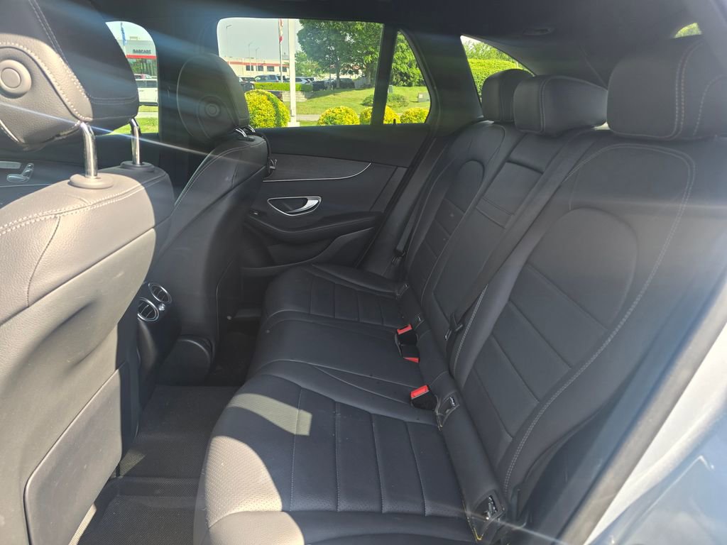 Used 2021 Mercedes-Benz GLC 300 4MATIC image 11