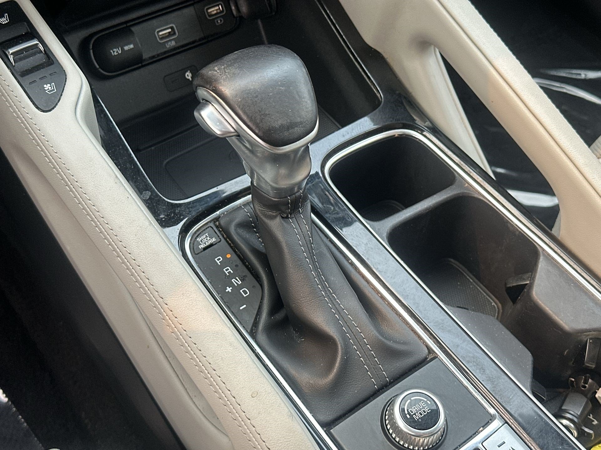 Certified 2022 Kia Telluride EX w/ EX Premium Package FWD image 18