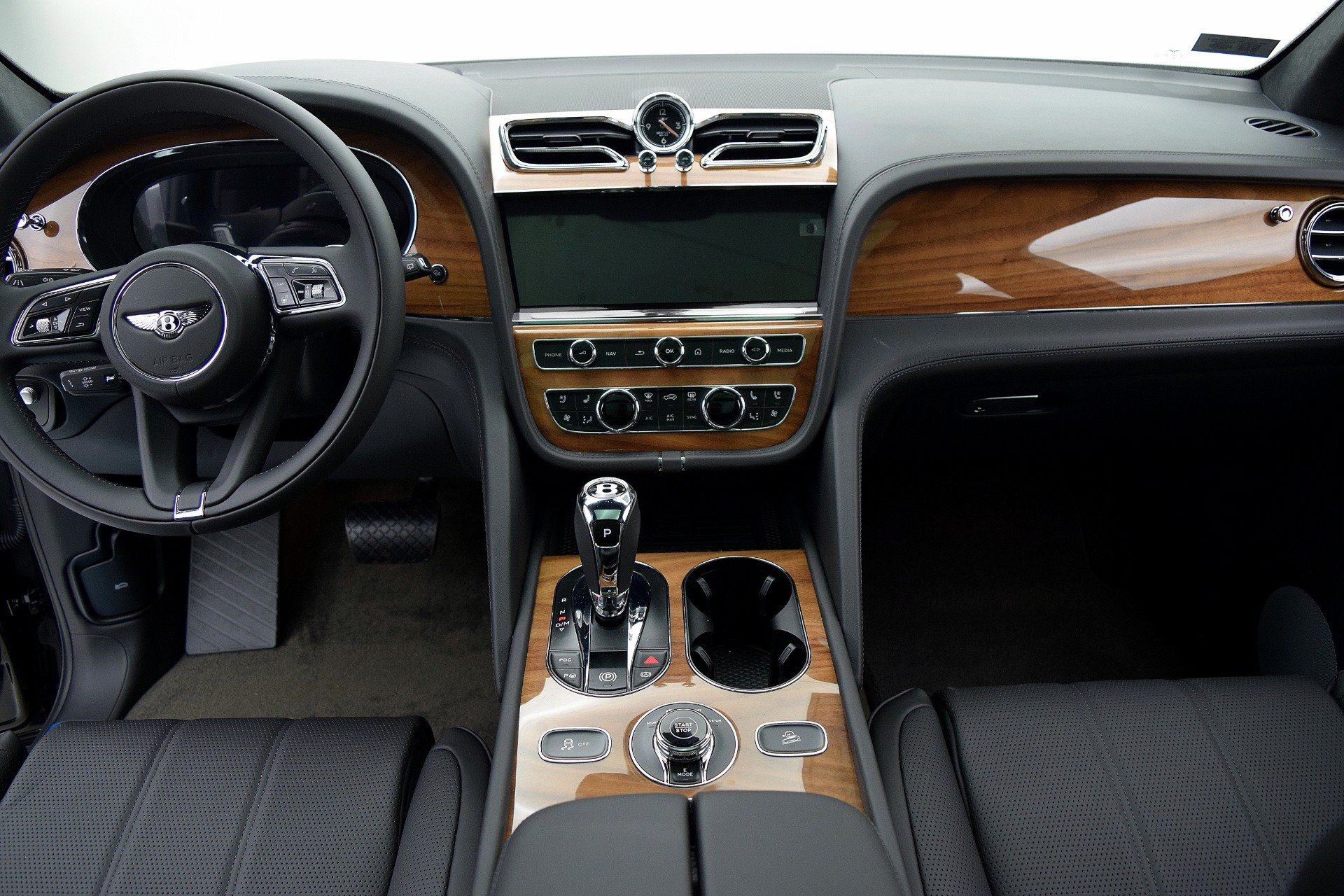 Certified 2021 Bentley Bentayga Plug-In Hybrid AWD/4WD image 18