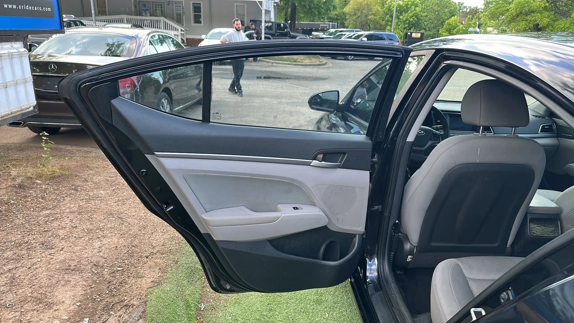 Used 2017 Hyundai Elantra SE FWD image 18