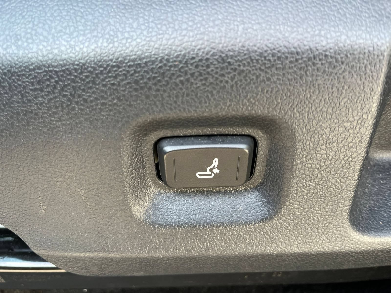 Used 2025 Toyota Tacoma TRD Off-Road AWD/4WD image 22