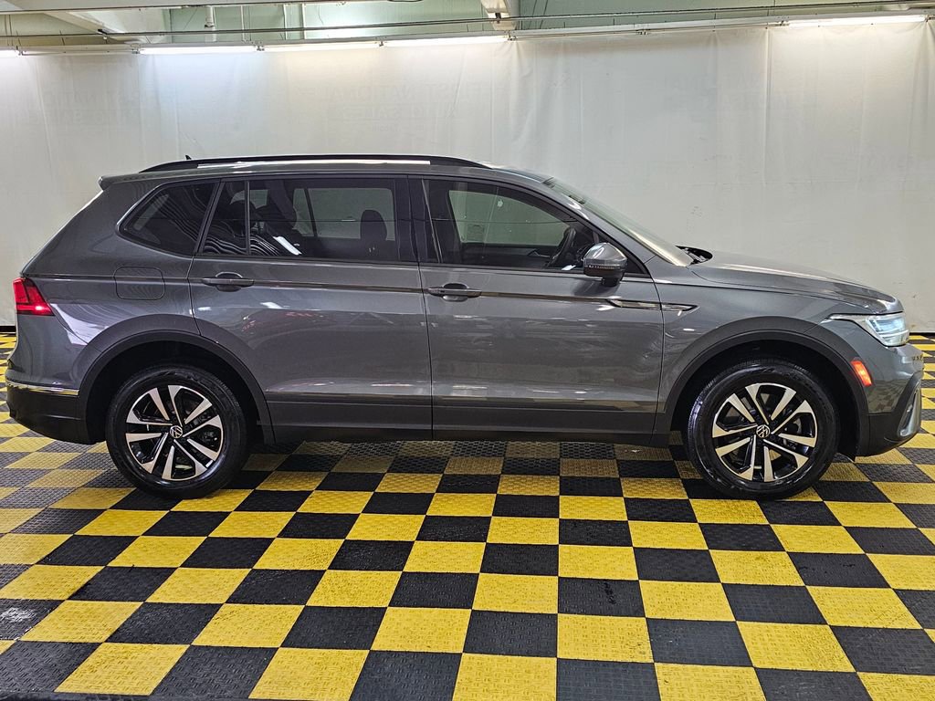 Used 2022 Volkswagen Tiguan S image 2