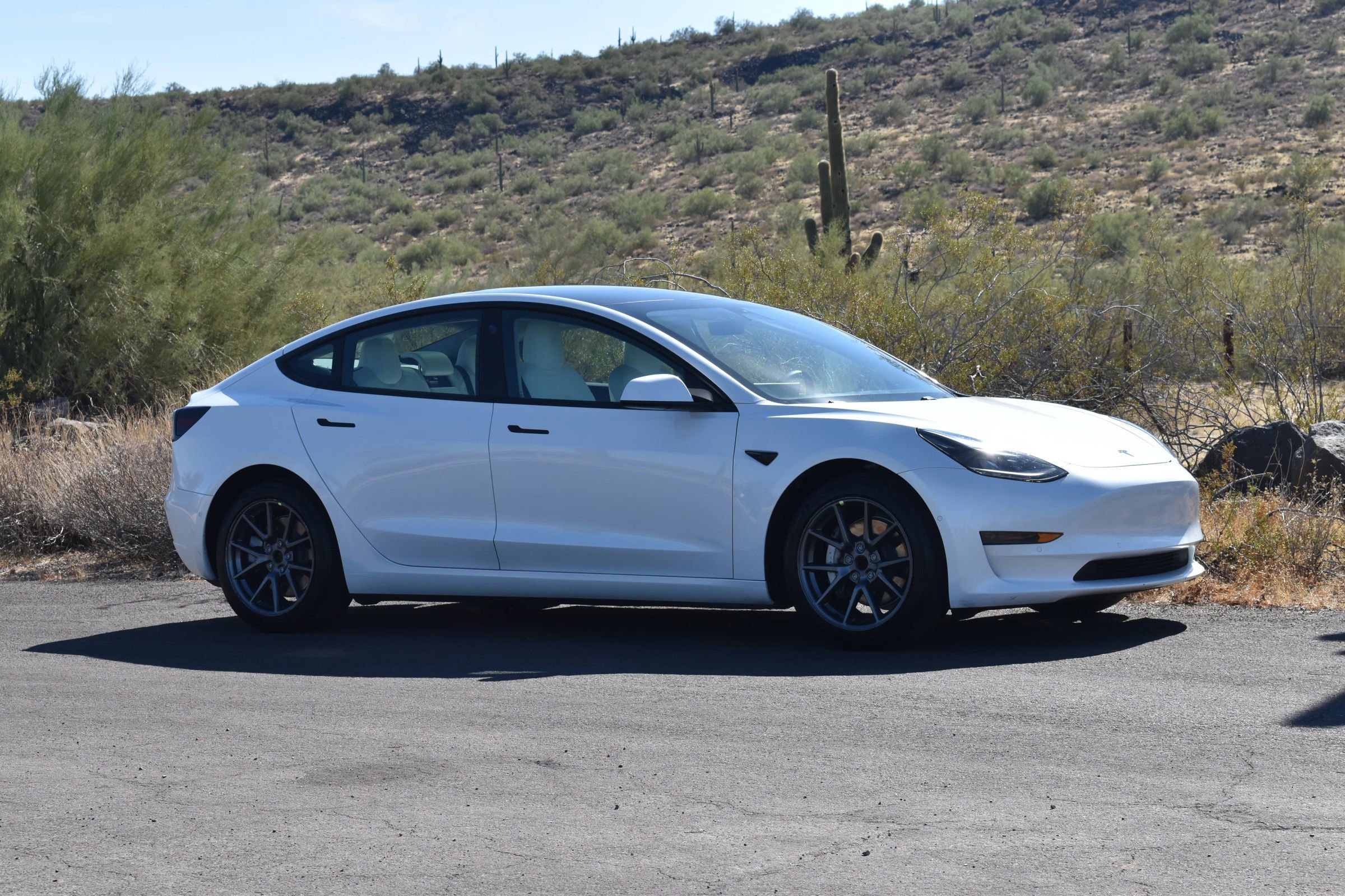 Used 2021 Tesla Model 3 Standard Range Plus image 3