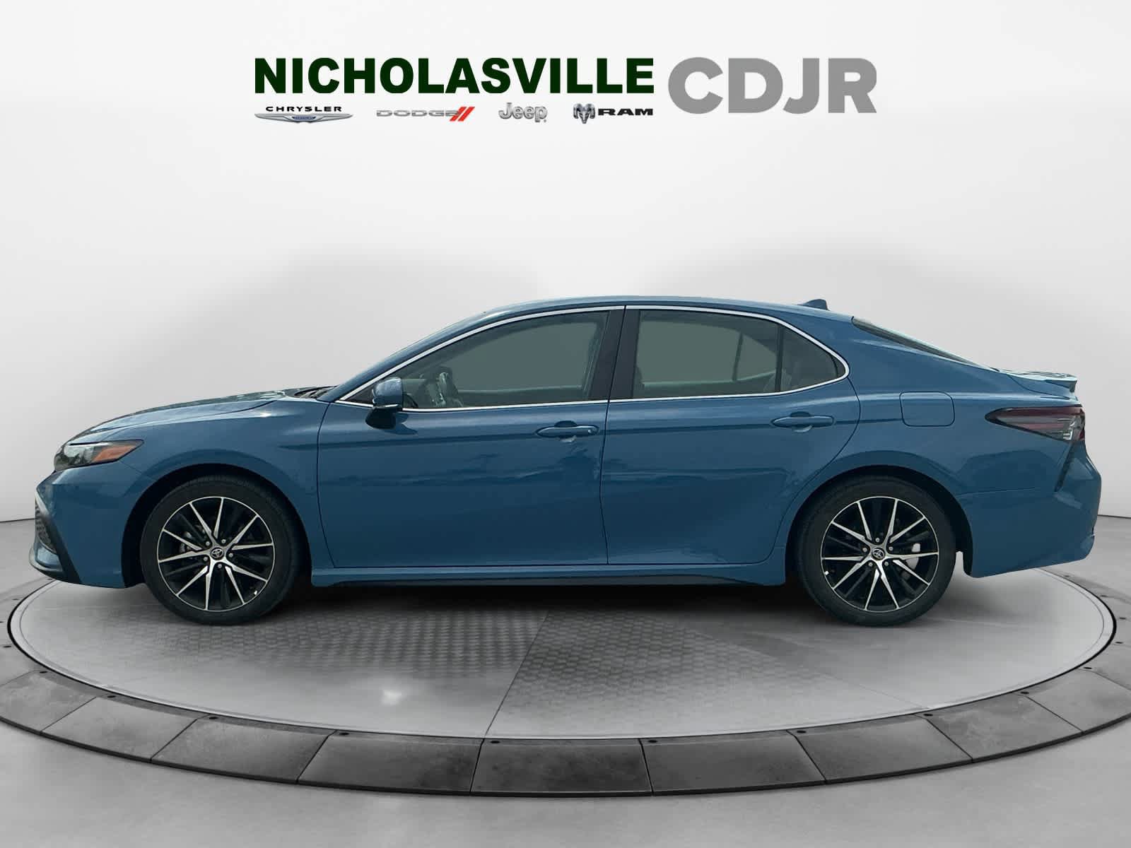 Used 2024 Toyota Camry SE w/ Cold Weather Package AWD/4WD image 2