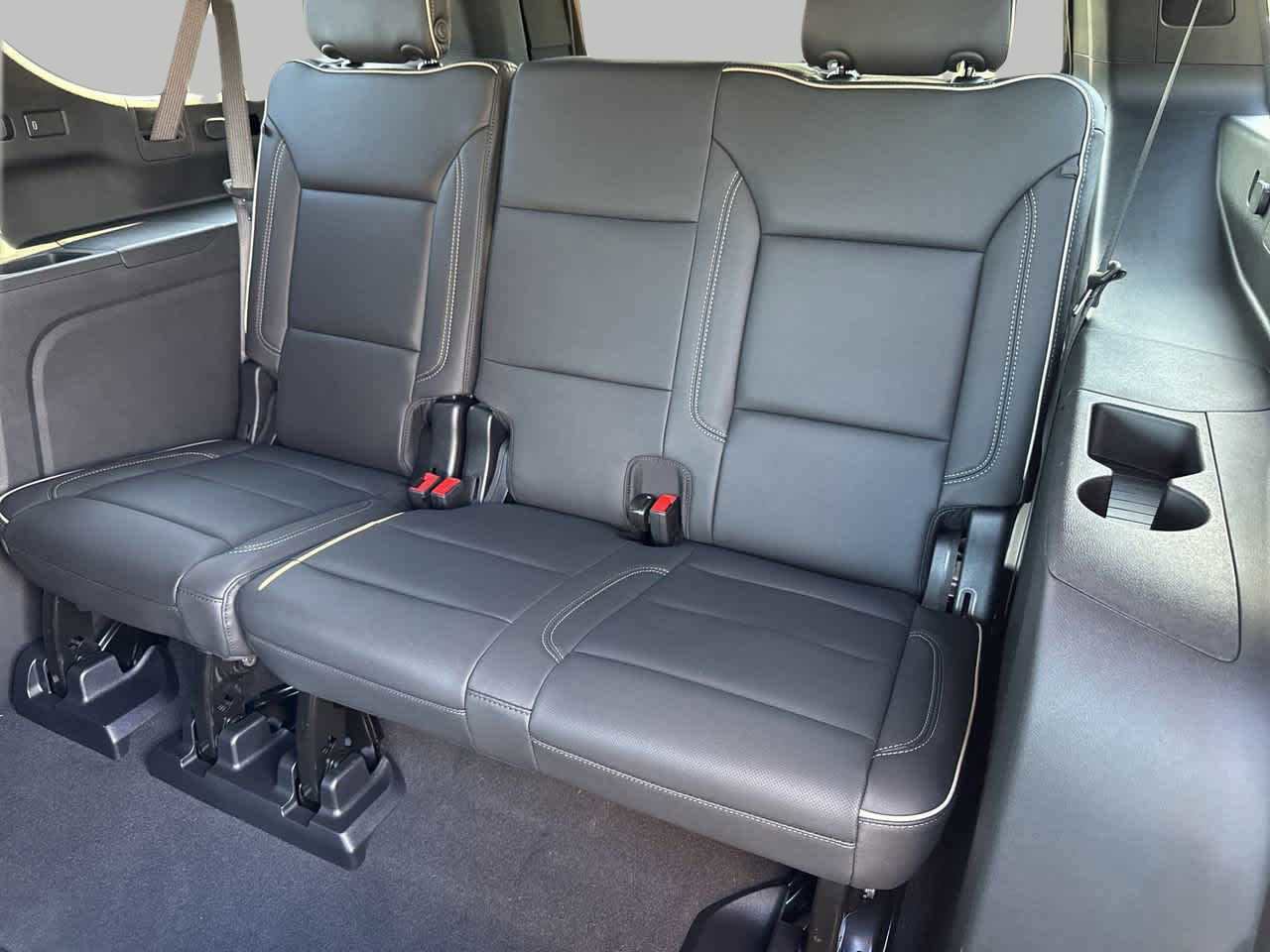 New 2026 Chevrolet Suburban Premier image 14