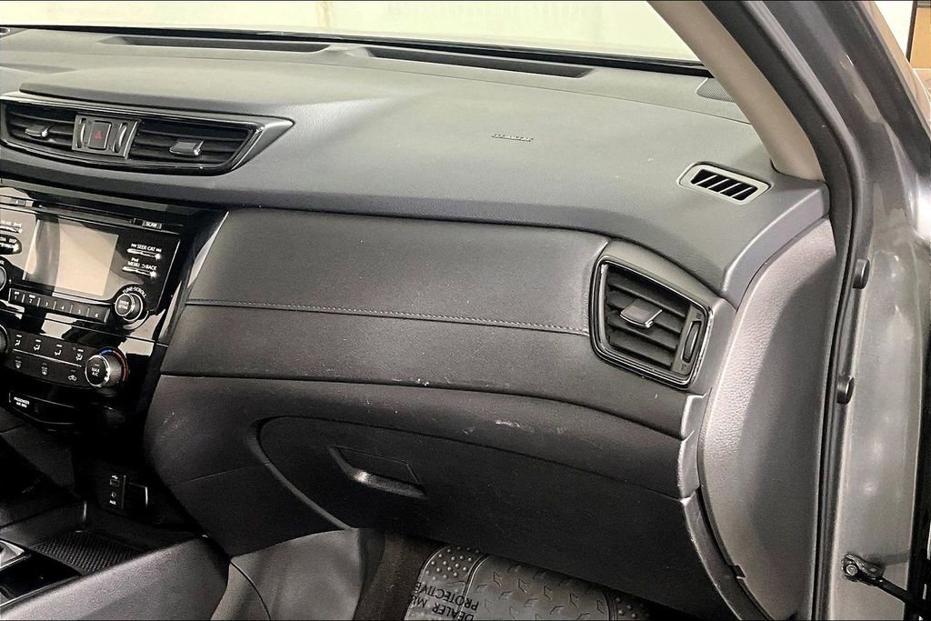 Used 2017 Nissan Rogue S w/ Appearance Package image 16