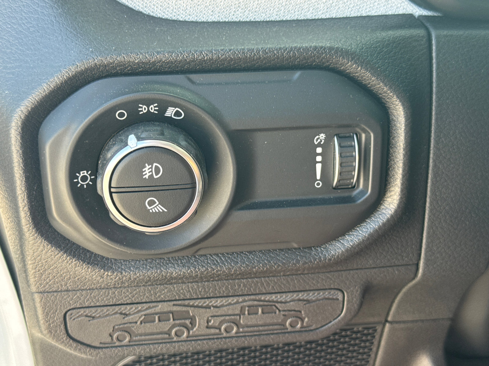 Used 2024 Jeep Gladiator Sport image 28