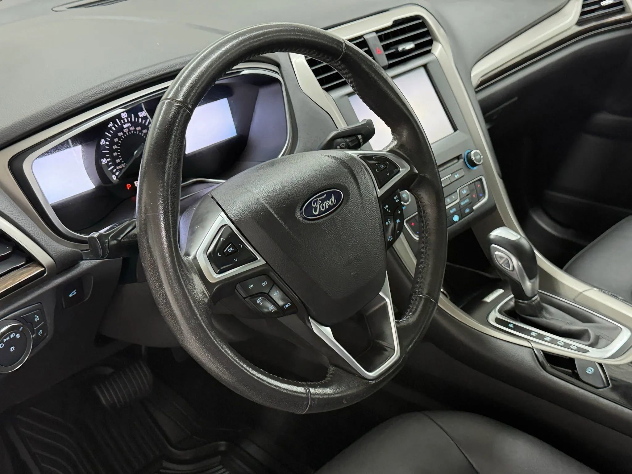 Used 2016 Ford Fusion SE w/ Equipment Group 202A image 8