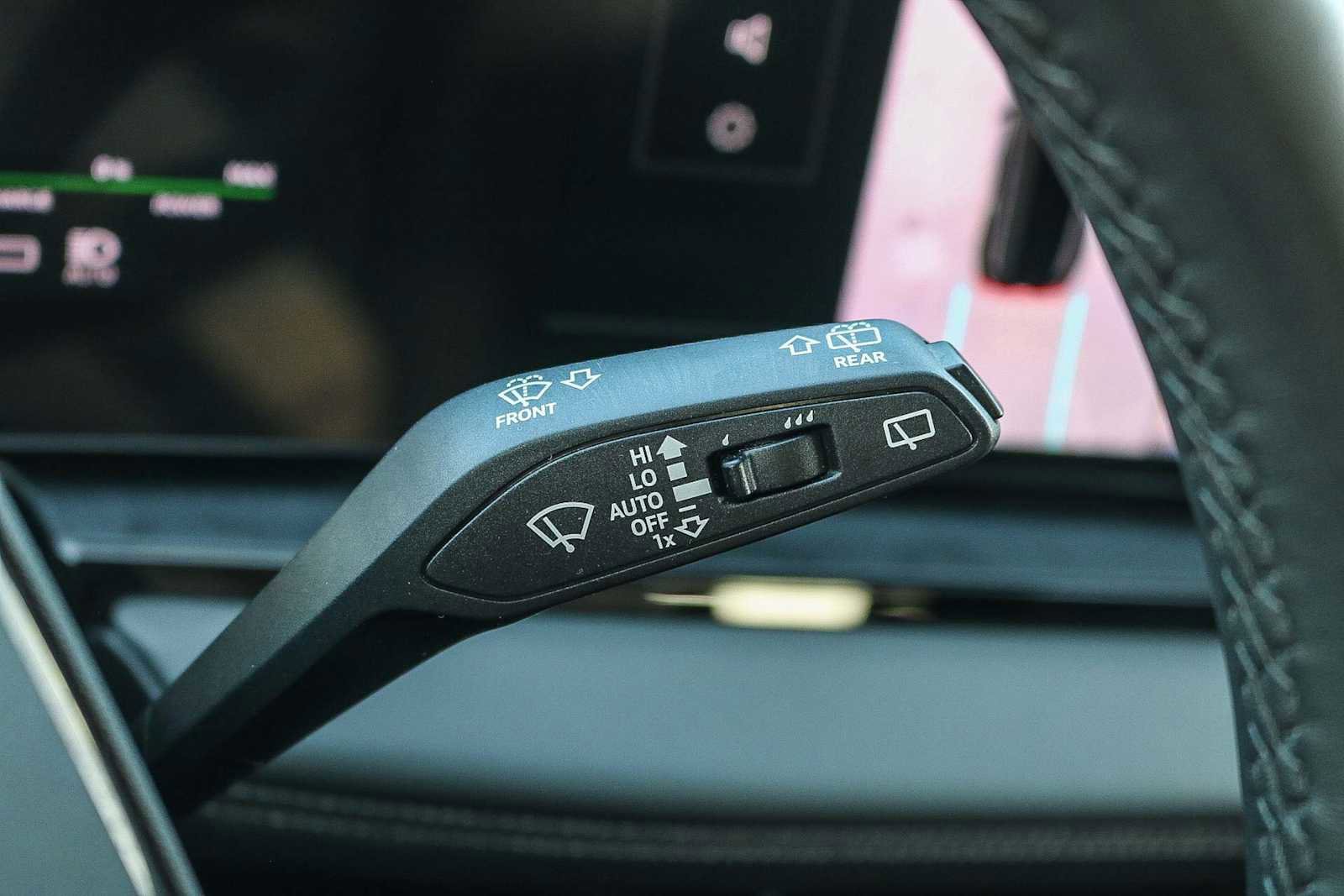 Used 2025 Audi Q6 e-tron Premium w/ Convenience Package image 34