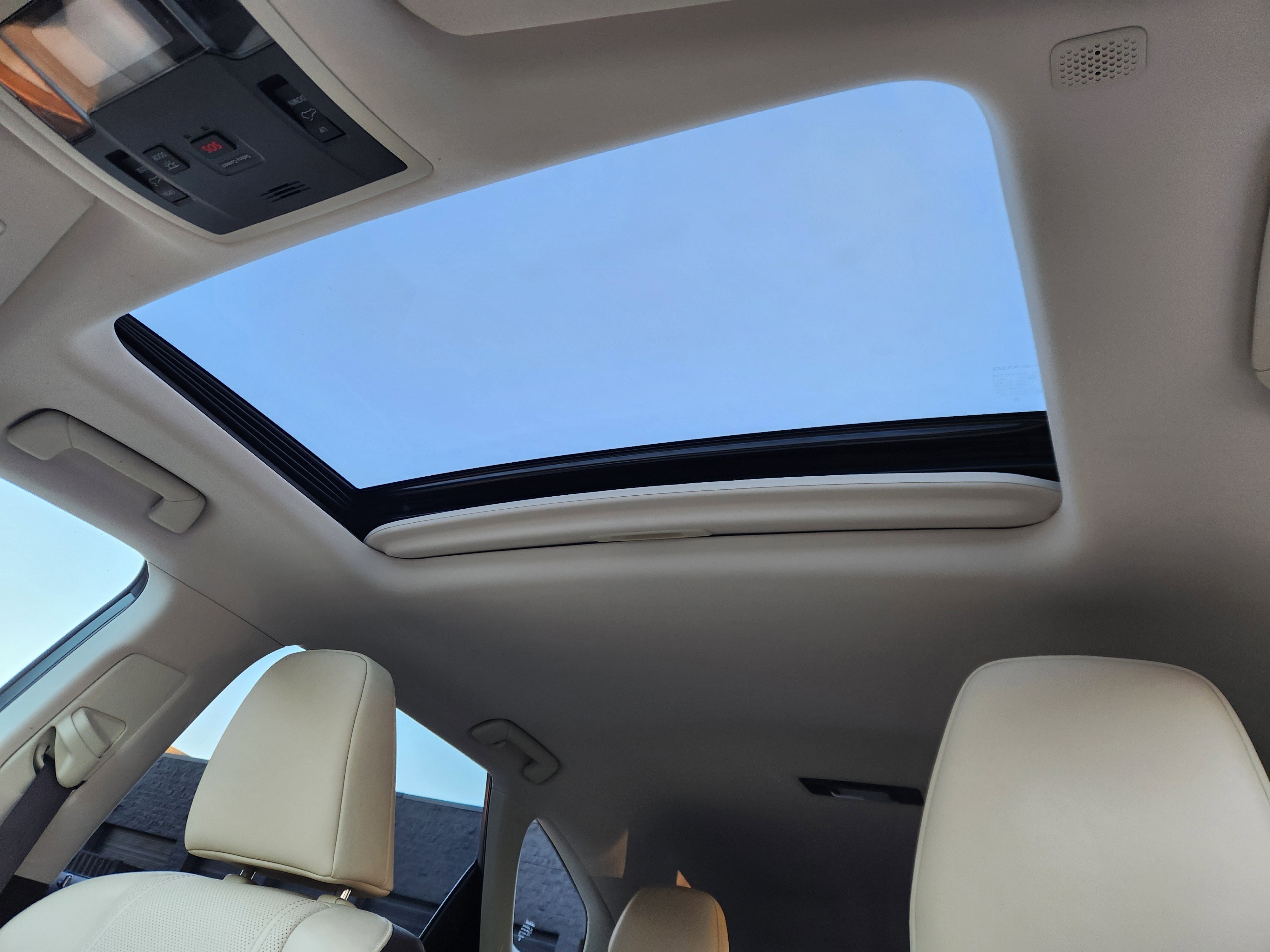 Used 2018 Lexus RX 350L Luxury image 16