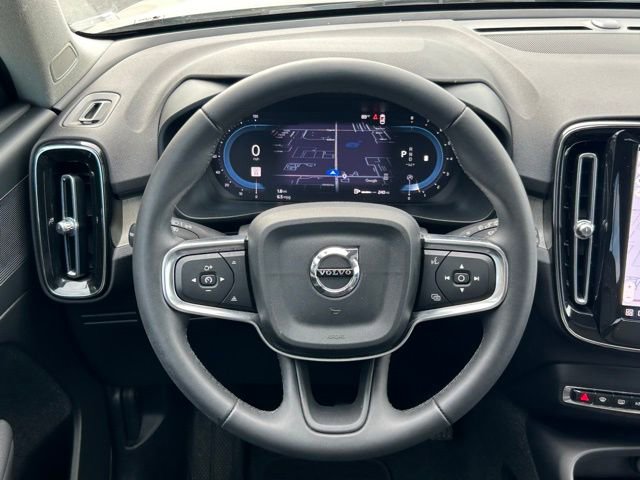 Used 2023 Volvo XC40 B5 Plus w/ Driver Assist Package AWD/4WD image 13
