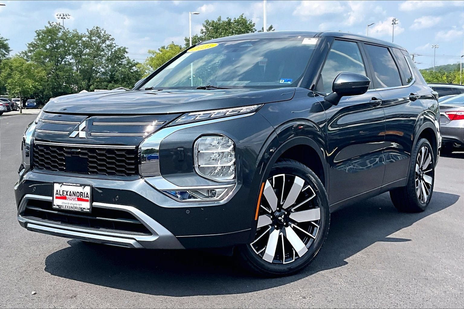 Used 2025 Mitsubishi Outlander SE AWD/4WD video 1