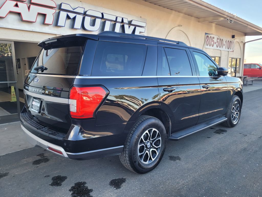 Used 2024 Ford Expedition XLT image 3