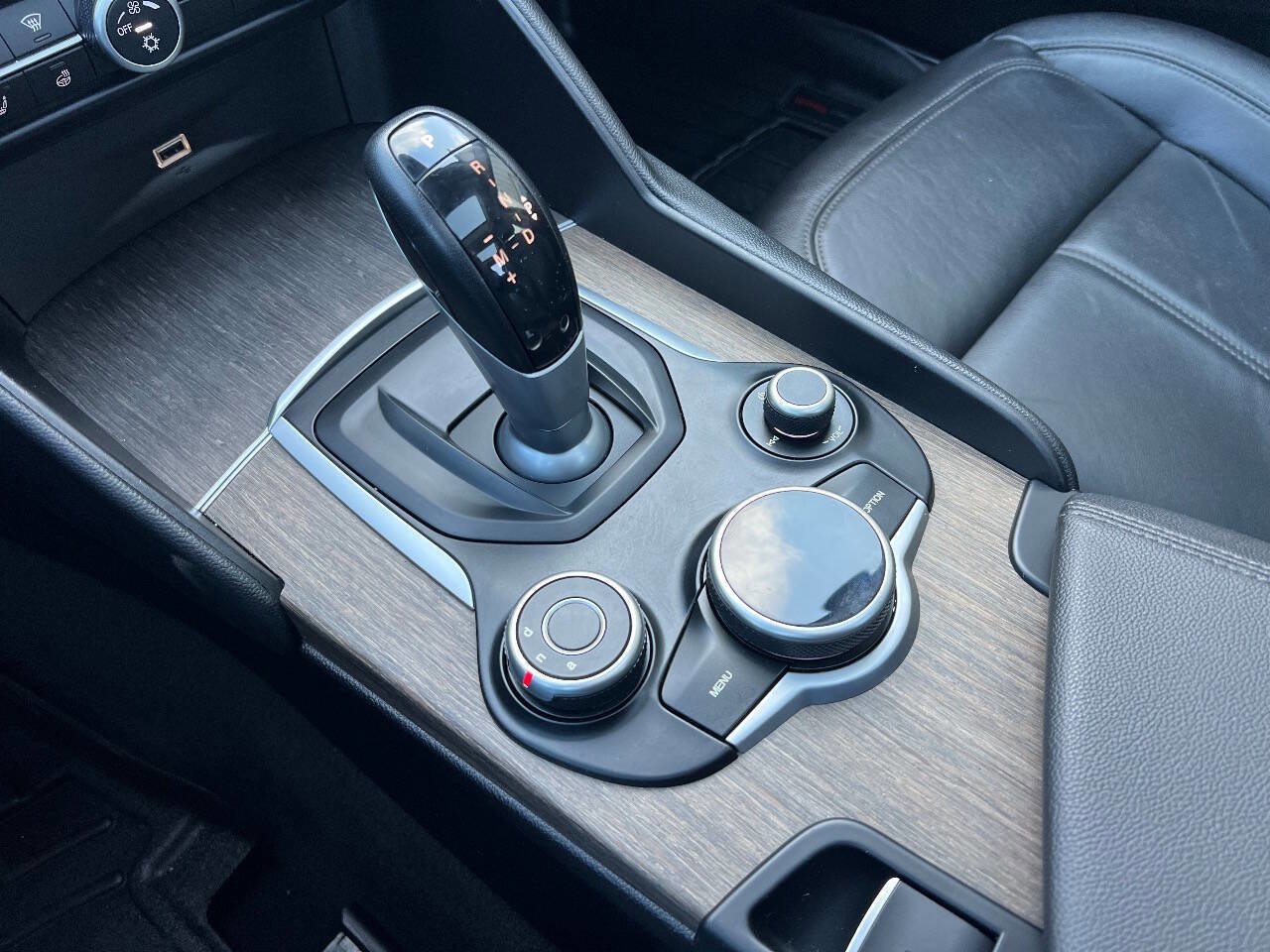 Used 2017 Alfa Romeo Giulia Ti image 11