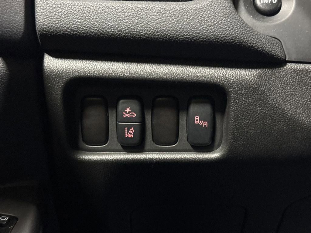 Used 2025 Mitsubishi Outlander Sport ES AWD/4WD image 18