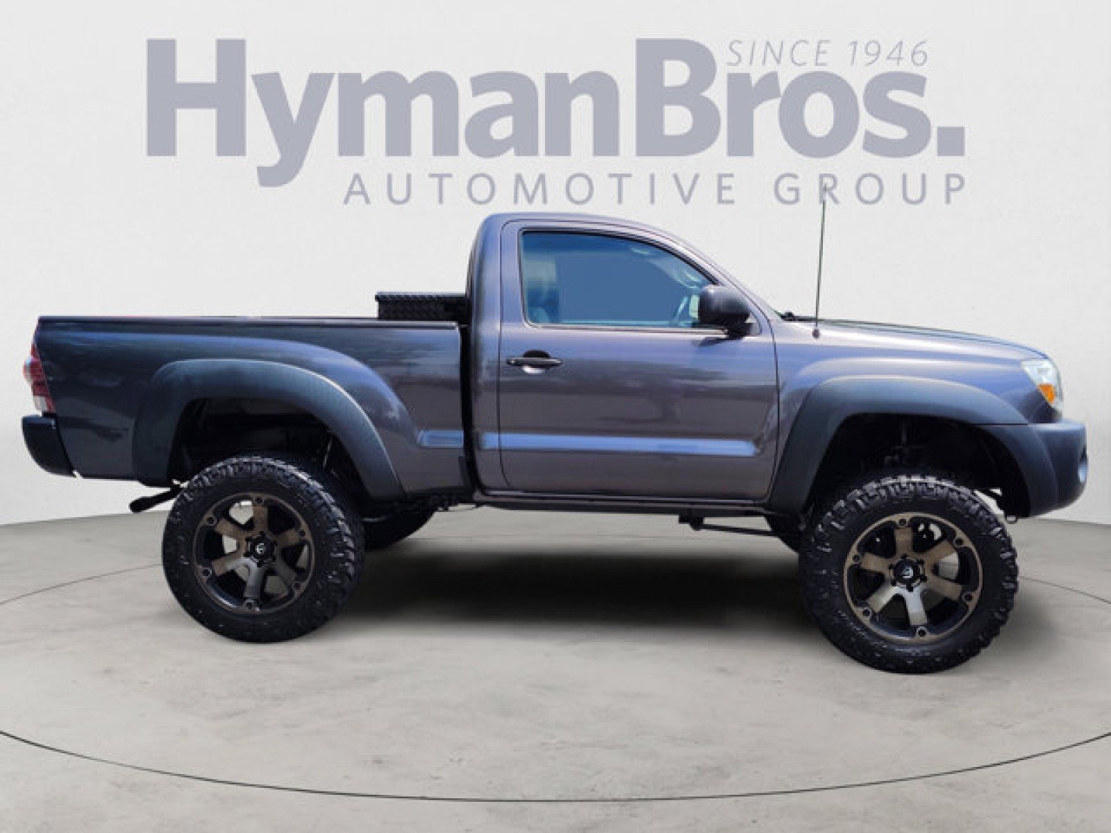 Used 2011 Toyota Tacoma 4x4 Regular Cab image 2