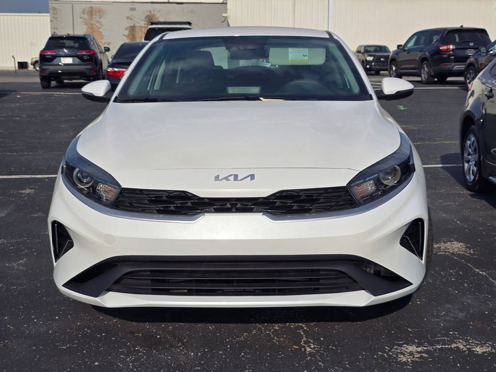Used 2024 Kia Forte LXS w/ LXS Technology Package FWD image 2