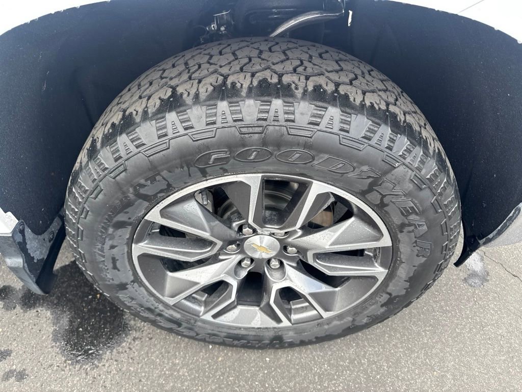 Certified 2022 Chevrolet Silverado 1500 LT AWD/4WD image 7