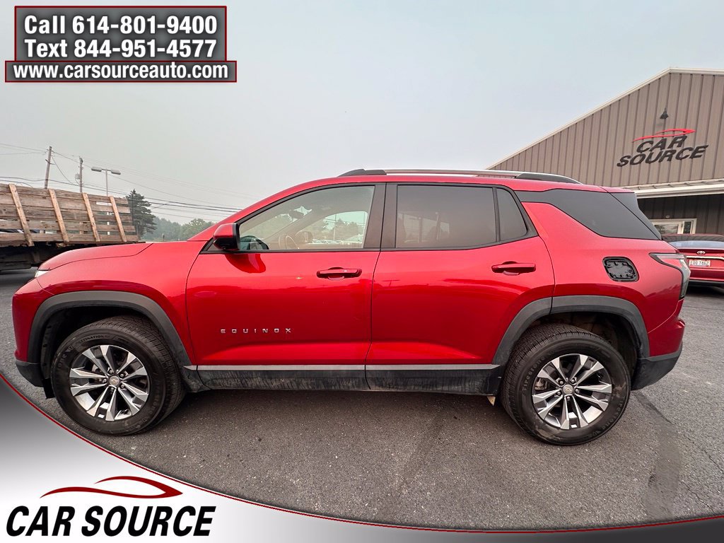 Used 2025 Chevrolet Equinox LT w/ Convenience Package II FWD image 3