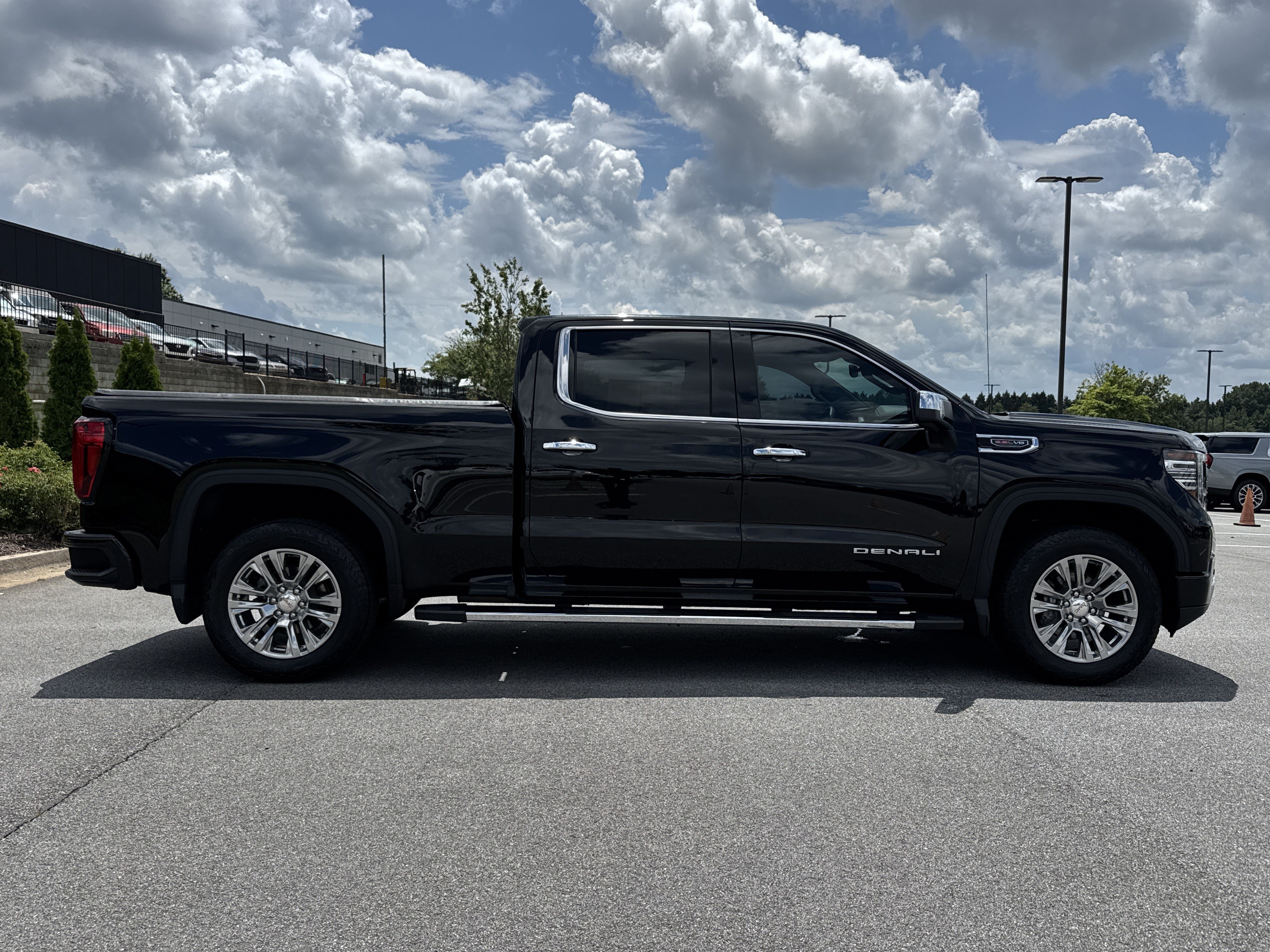 Used 2023 GMC Sierra 1500 Denali AWD/4WD image 11