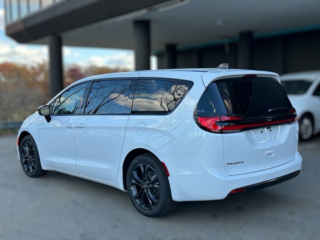 New 2026 Chrysler Pacifica Select image 31