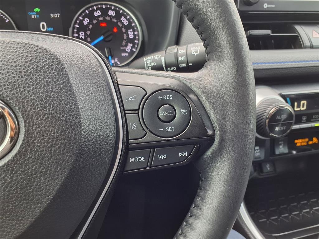 Used 2022 Toyota RAV4 SE w/ Convenience Package image 17