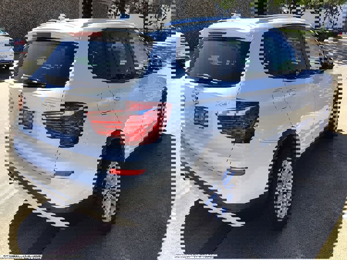 Used 2017 BMW X3 sDrive28i image 4