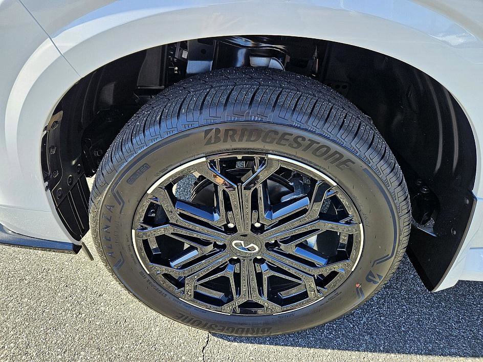 New 2026 INFINITI QX80 4WD w/ Sport Exterior Package image 18