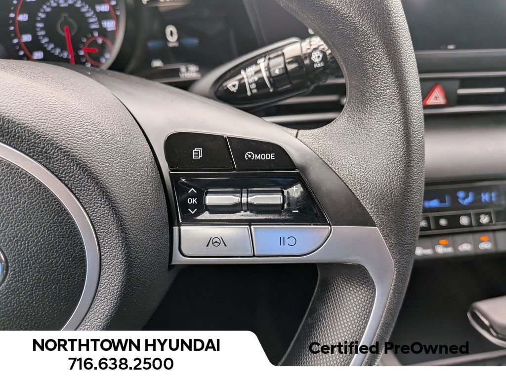 Used 2023 Hyundai Elantra SEL image 25