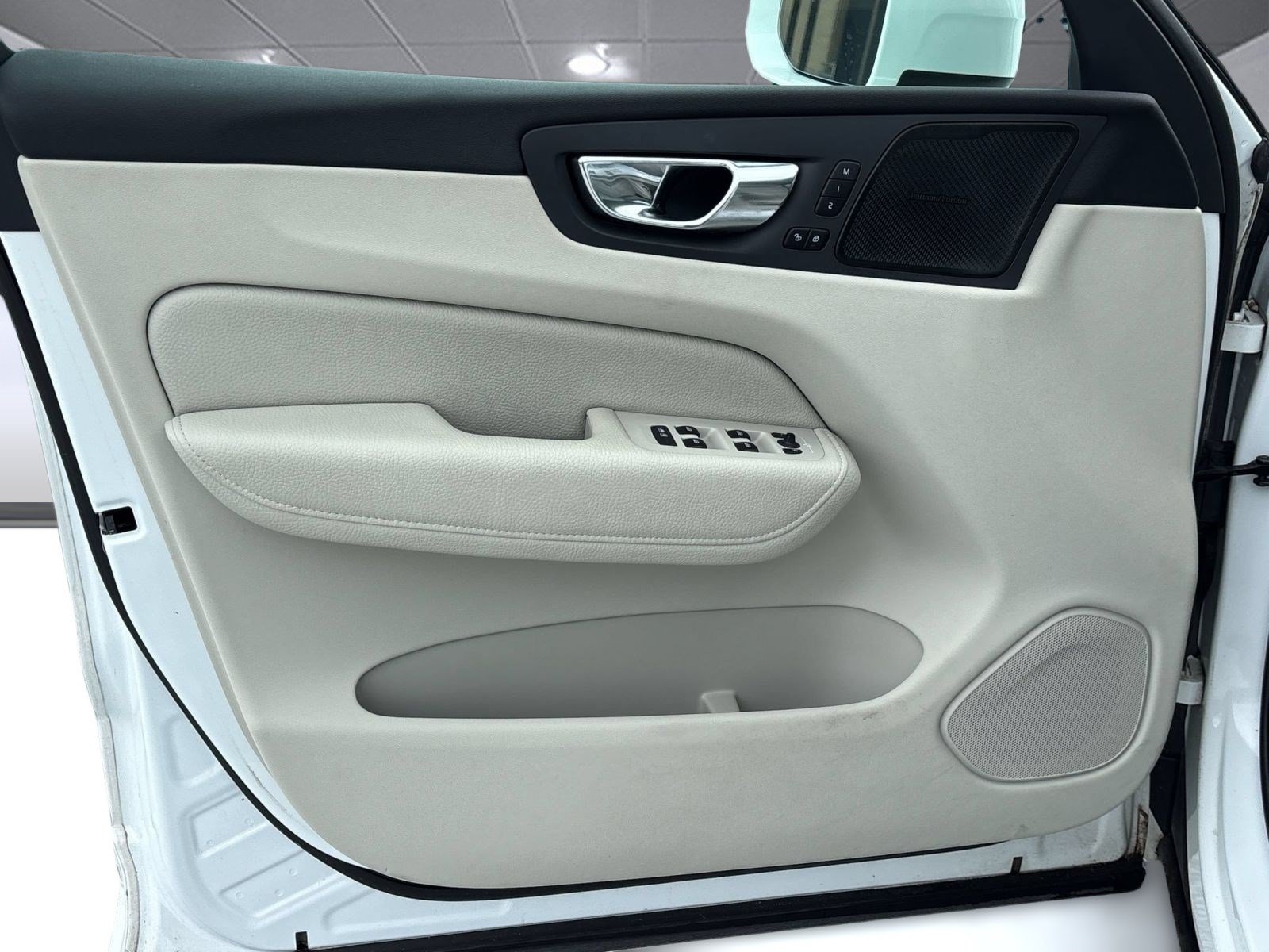 Used 2019 Volvo XC60 T5 Inscription AWD/4WD image 14