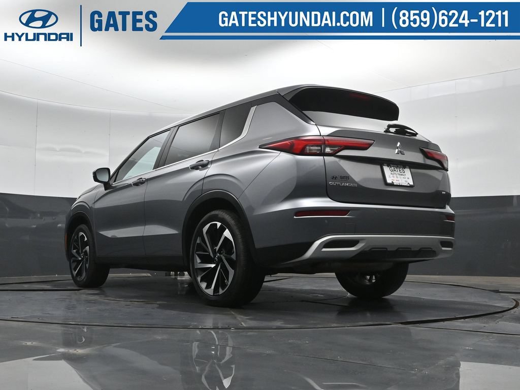 Used 2023 Mitsubishi Outlander SE FWD image 48