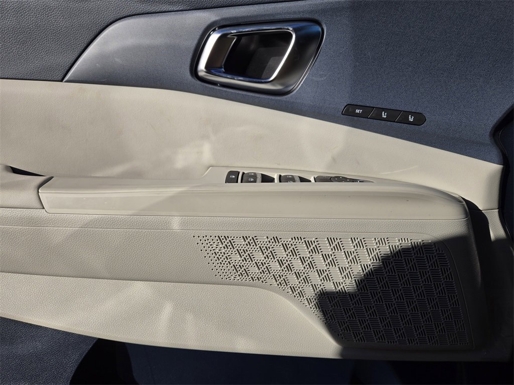 New 2026 Kia Carnival EX image 16