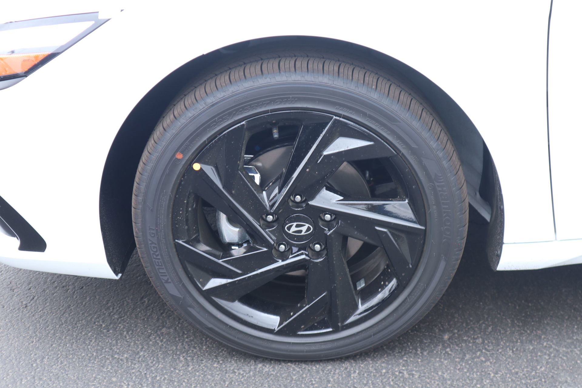 New 2026 Hyundai Elantra SEL Sport FWD image 17