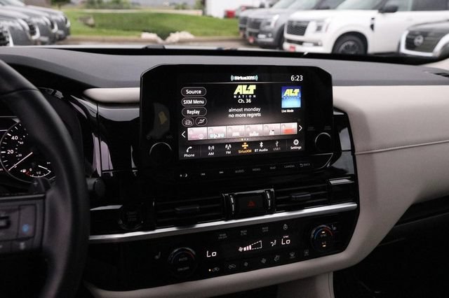 Certified 2025 Nissan Pathfinder SL AWD/4WD image 17
