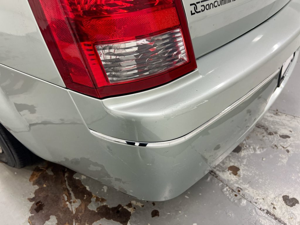 Used 2005 Chrysler 300 Touring RWD image 32