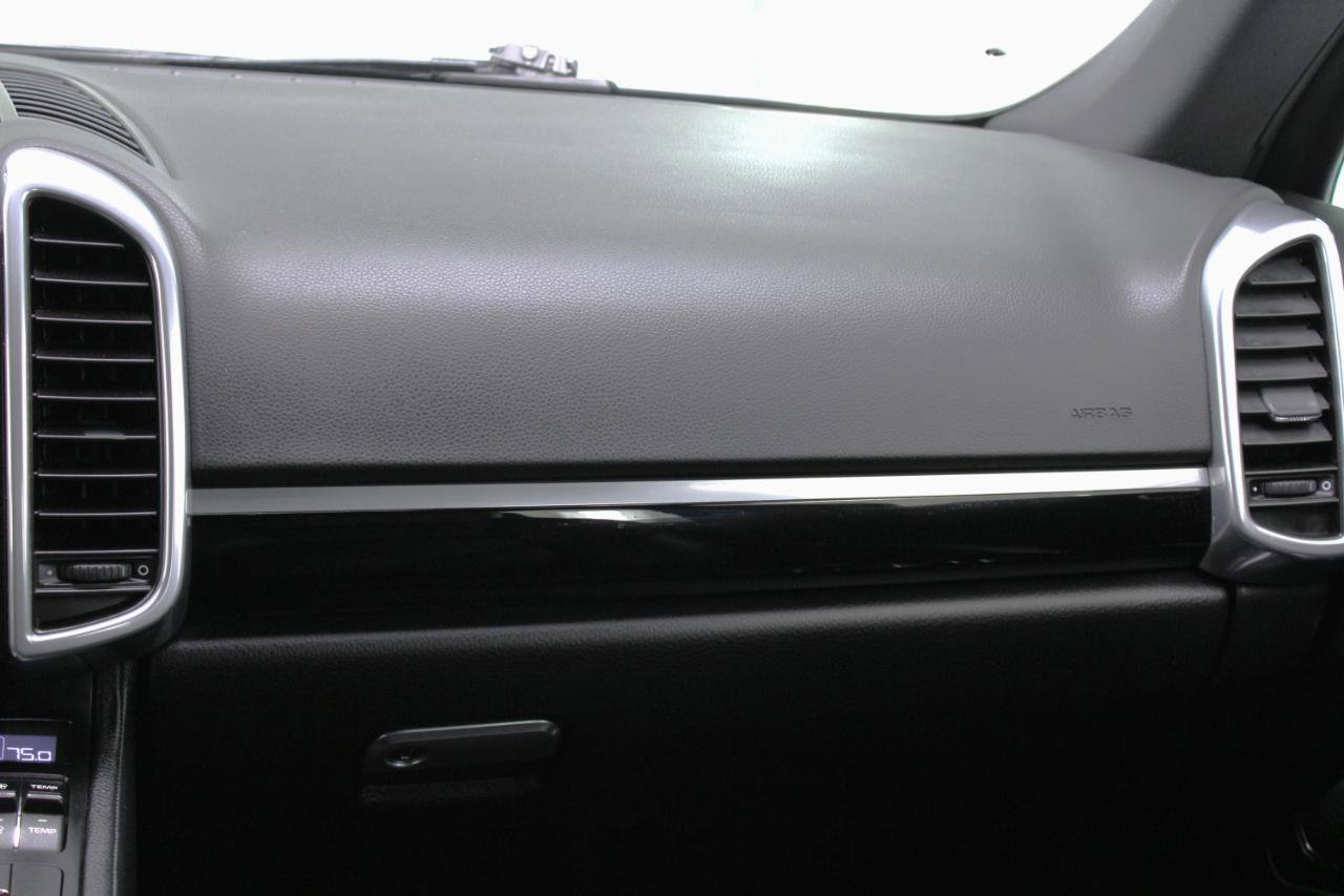 Used 2016 Porsche Cayenne image 44